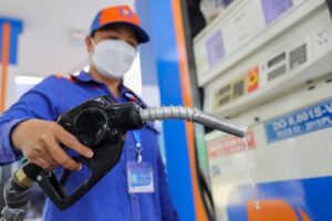 Biến động nguồn cung xăng dầu toàn cầu: Động lực bứt phá cho kỷ nguyên năng lượng sạch